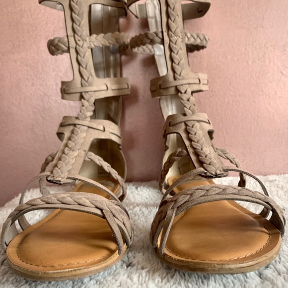 COPY - 🌙 Gladiators✨ - Picture 2 of 8